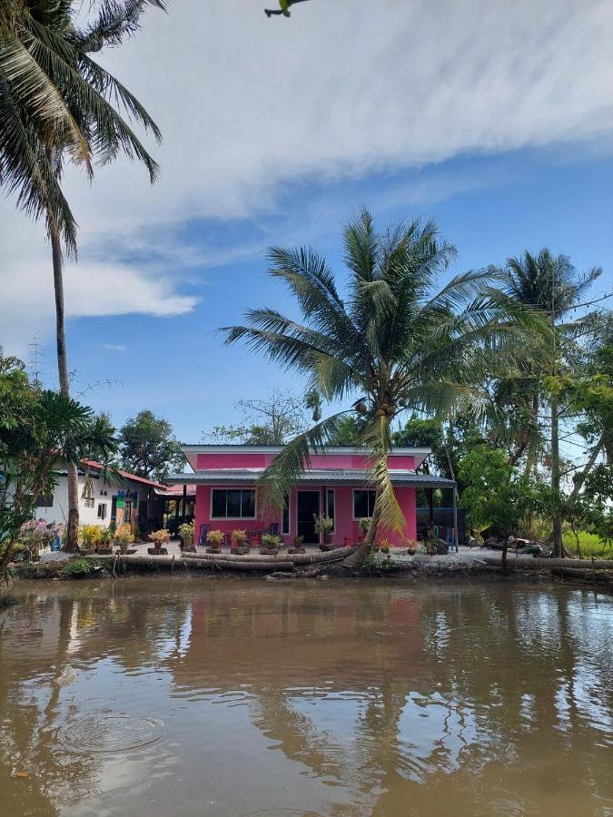 Pink Homestay D'Perlis Kangar Exterior foto